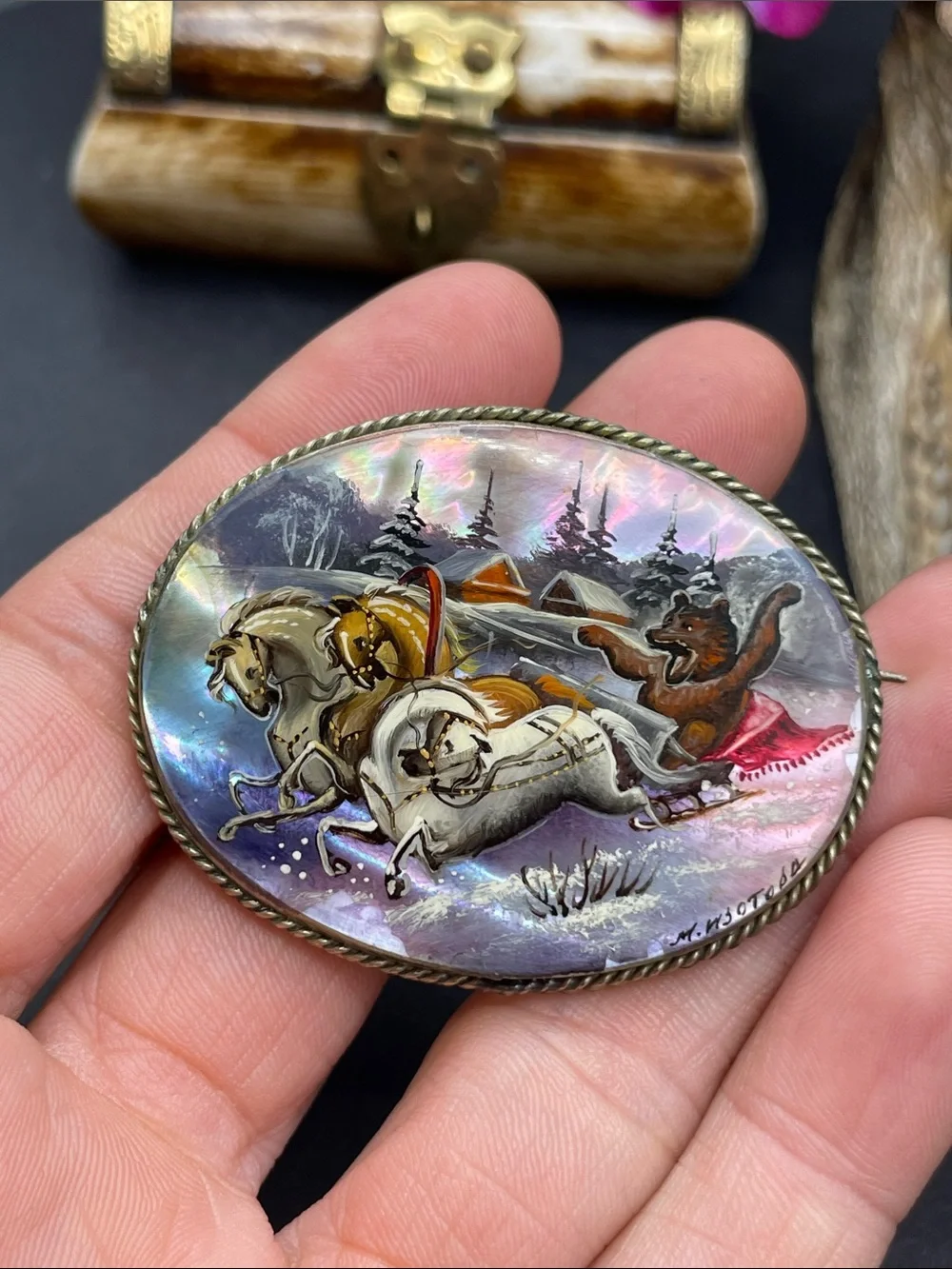 Russian Fedoskino hand painted brooch vintage